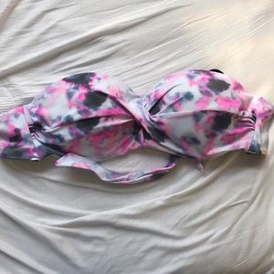 Tie dye VS bikini top
